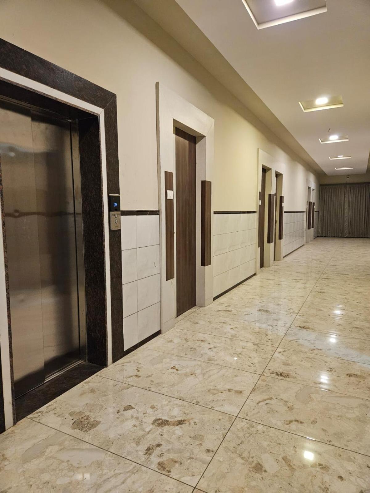 Majestic Inn Vasai Bagian luar foto