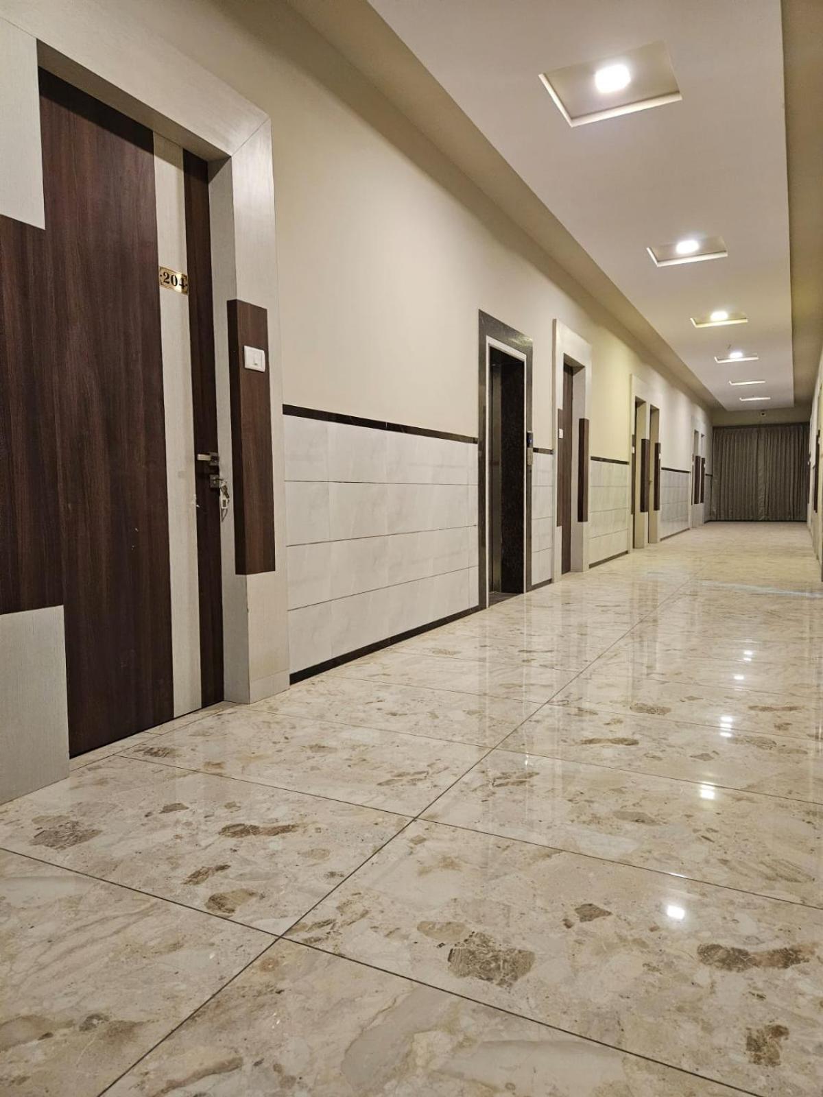 Majestic Inn Vasai Bagian luar foto